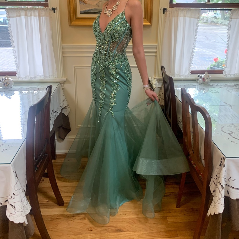 Jovani Green Sequin Beaded Prom Dress Mermaid Style Corset Top and Tulle Sz 4